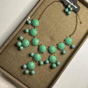 NWOT Gorgeous Sea-Foam Beaded/Bauble Statement Necklace & Earring Set 🐠🏝️
